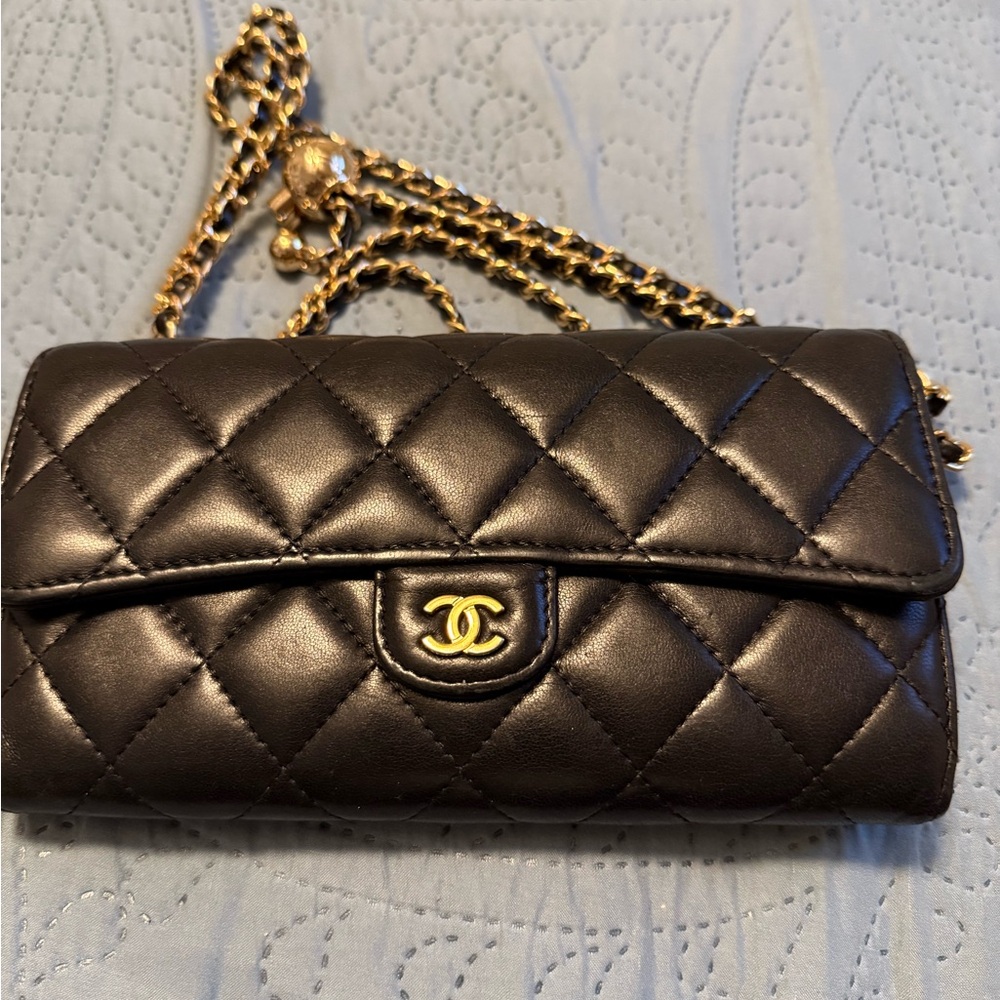 Chanel Black Quilted Leather wallet